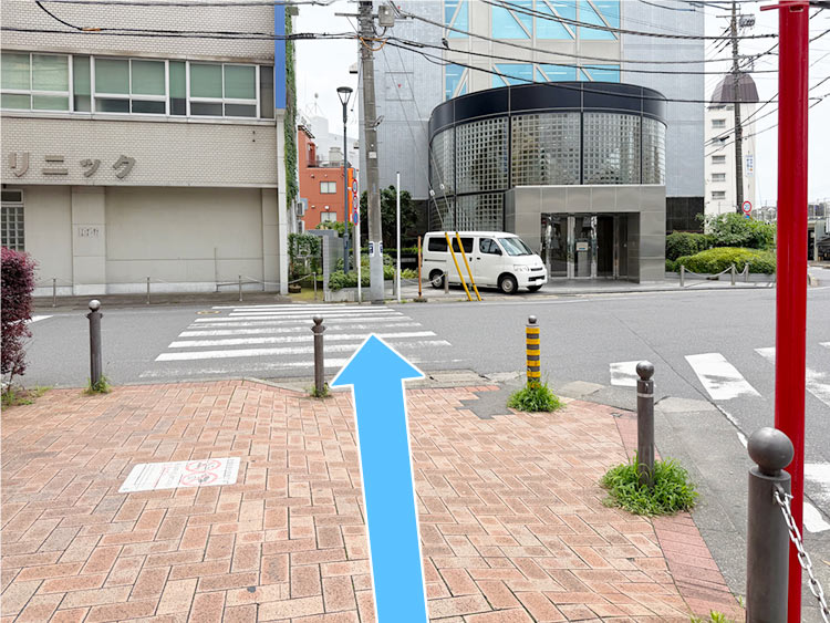 交差点を渡った先に当院がございます